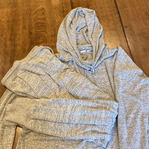 Gap softspun gray sweatpants and sweatshirt